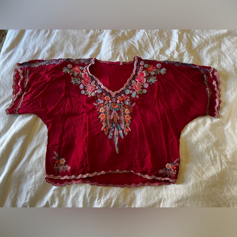 Johnny Was Red kimono sleeve top size medium, flower and feather embroidery